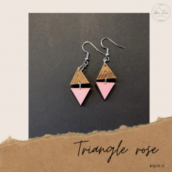 Boucles d'oreilles en bois triangle rose - légère - fabriquée à la main en france - acier inoxydable - ajoutez une touche nature