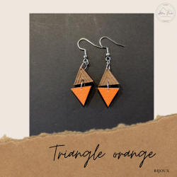 Boucles d'oreilles en bois triangle orange - légère - fabriquée à la main en france - acier inoxydable - ajoutez une touche natu